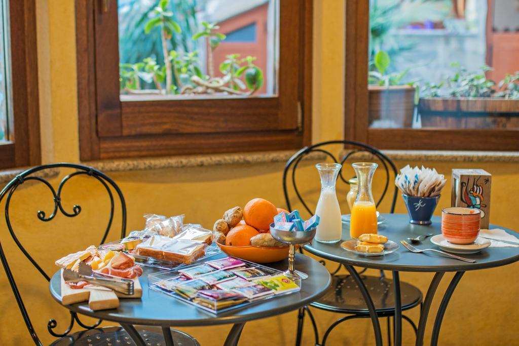 Pedrales Orgosolo Hotel ภายนอก รูปภาพ